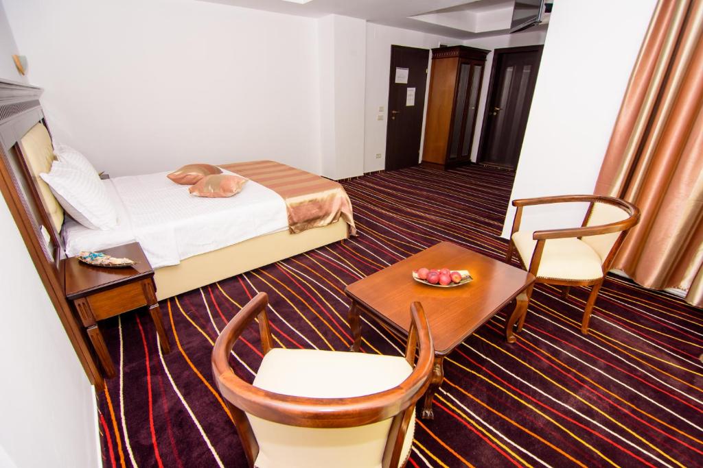 Marina Bay Beach Mamaia Nord imagine 6