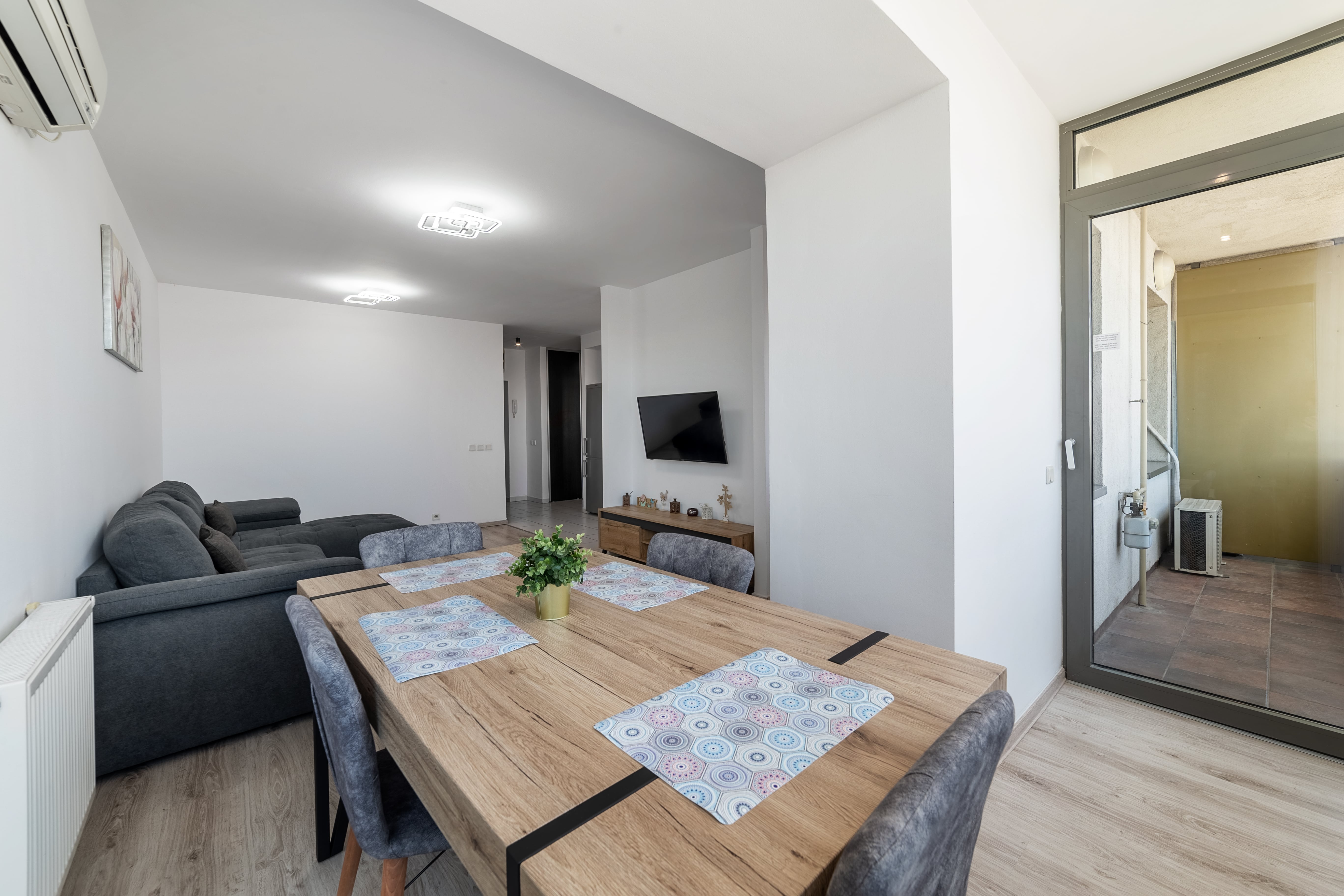 MONACO GRAND APARTMENTS 