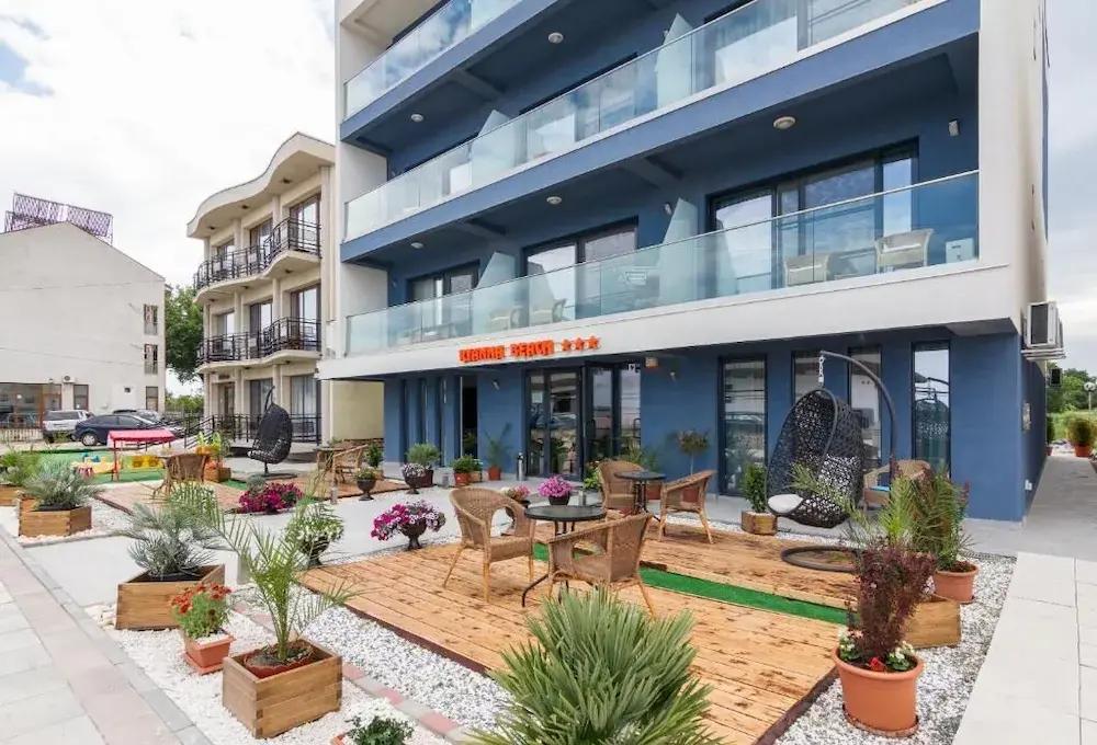 RYANNA BEACH  PLAJA BELONA