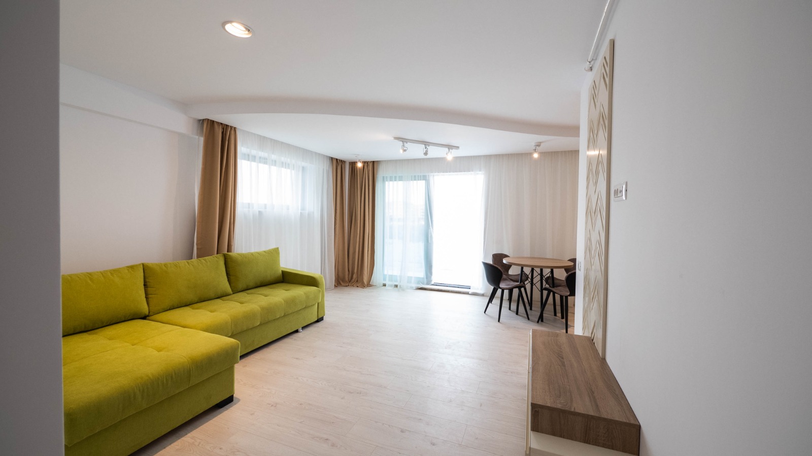 Wave 3 Promenada Apartments imagine 5