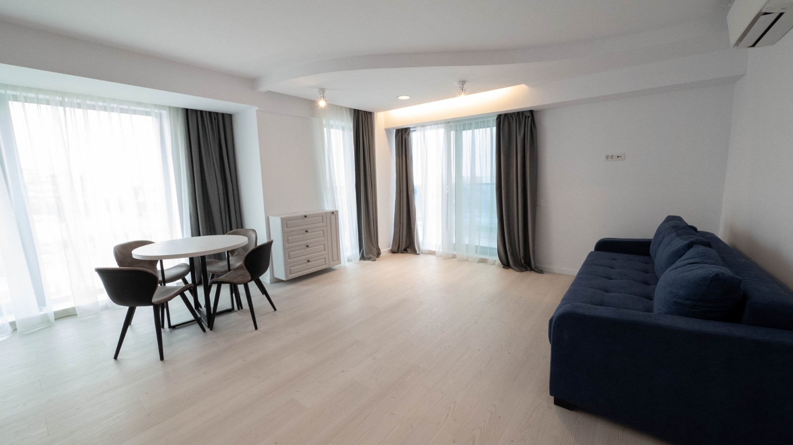 Wave 3 Promenada Apartments imagine 2