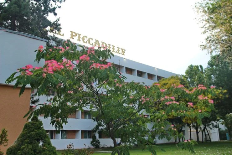HOTEL PICCADILLY